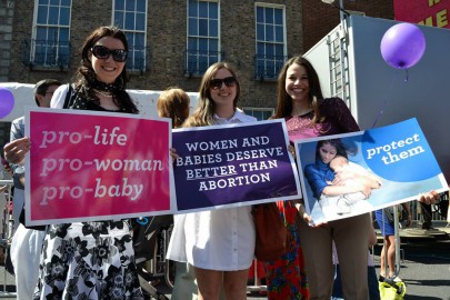 mary-mcconalogue-mariana-hoffart-dias-and-friend